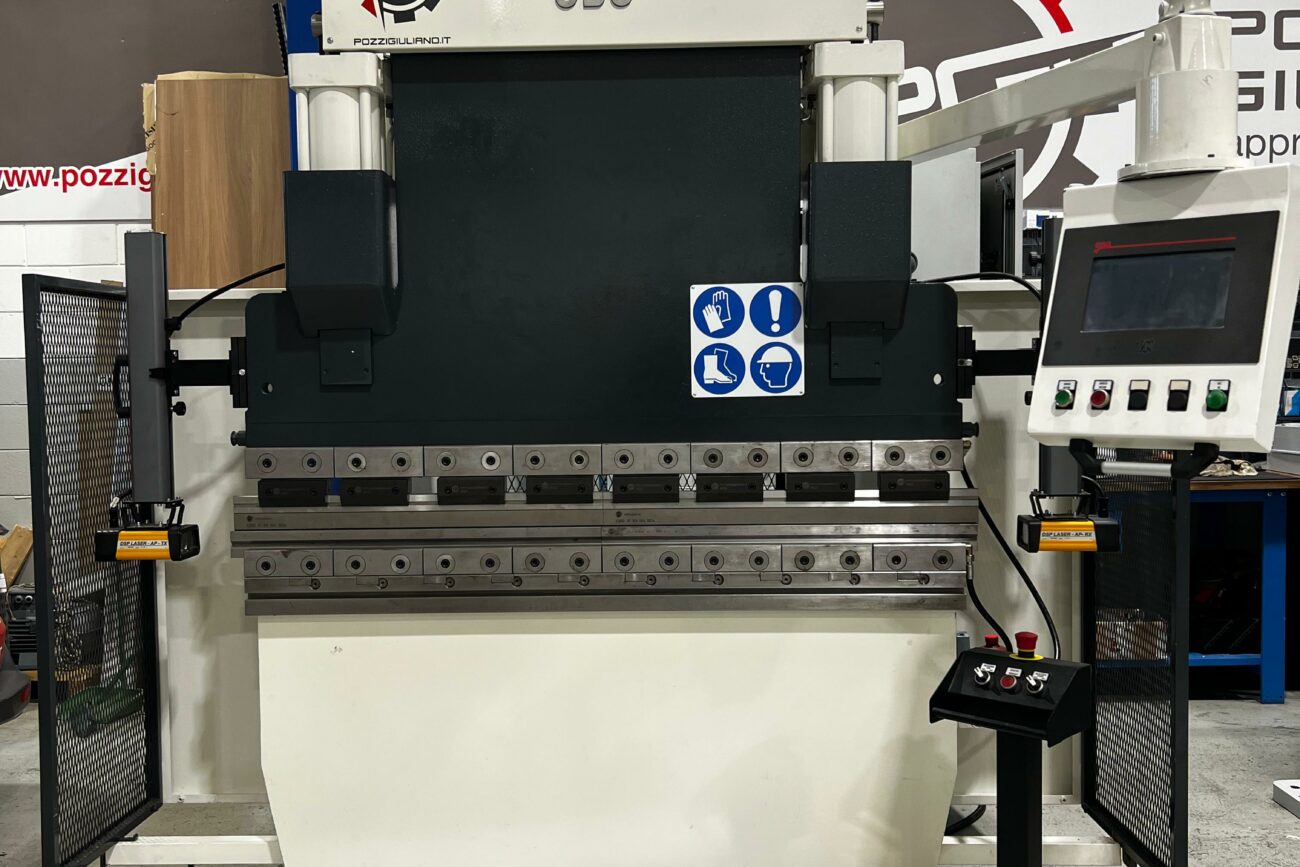 Pressa piegatrice usata CBC HS 16/60