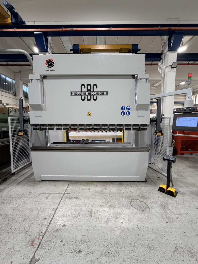 Pressa piegatrice usata CBC HS 130/31