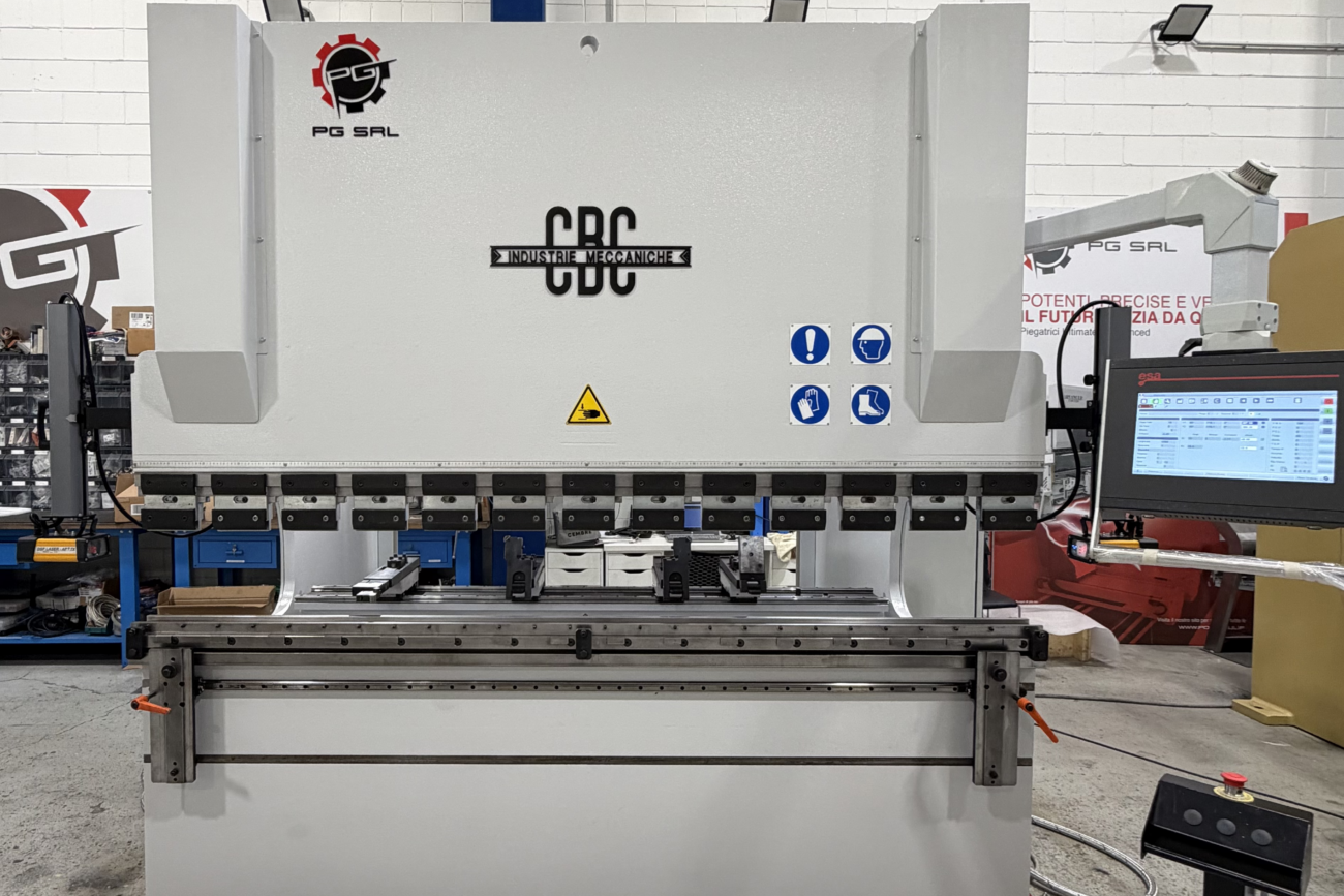 Pressa piegatrice usata CBC HS 60/26